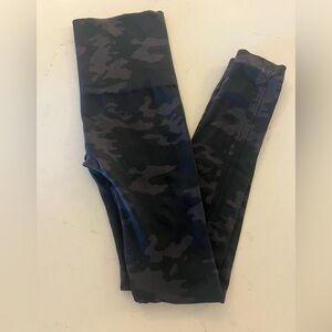 SPANX Black/Gray Camouflage Leggings